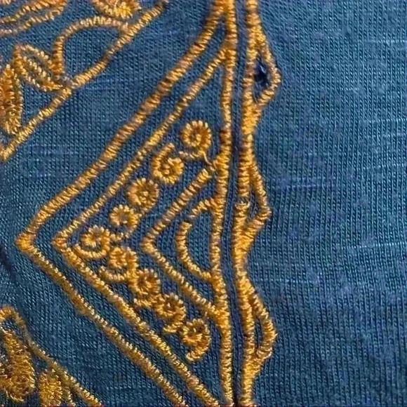 Embroidered halter top - Picture 11 of 11